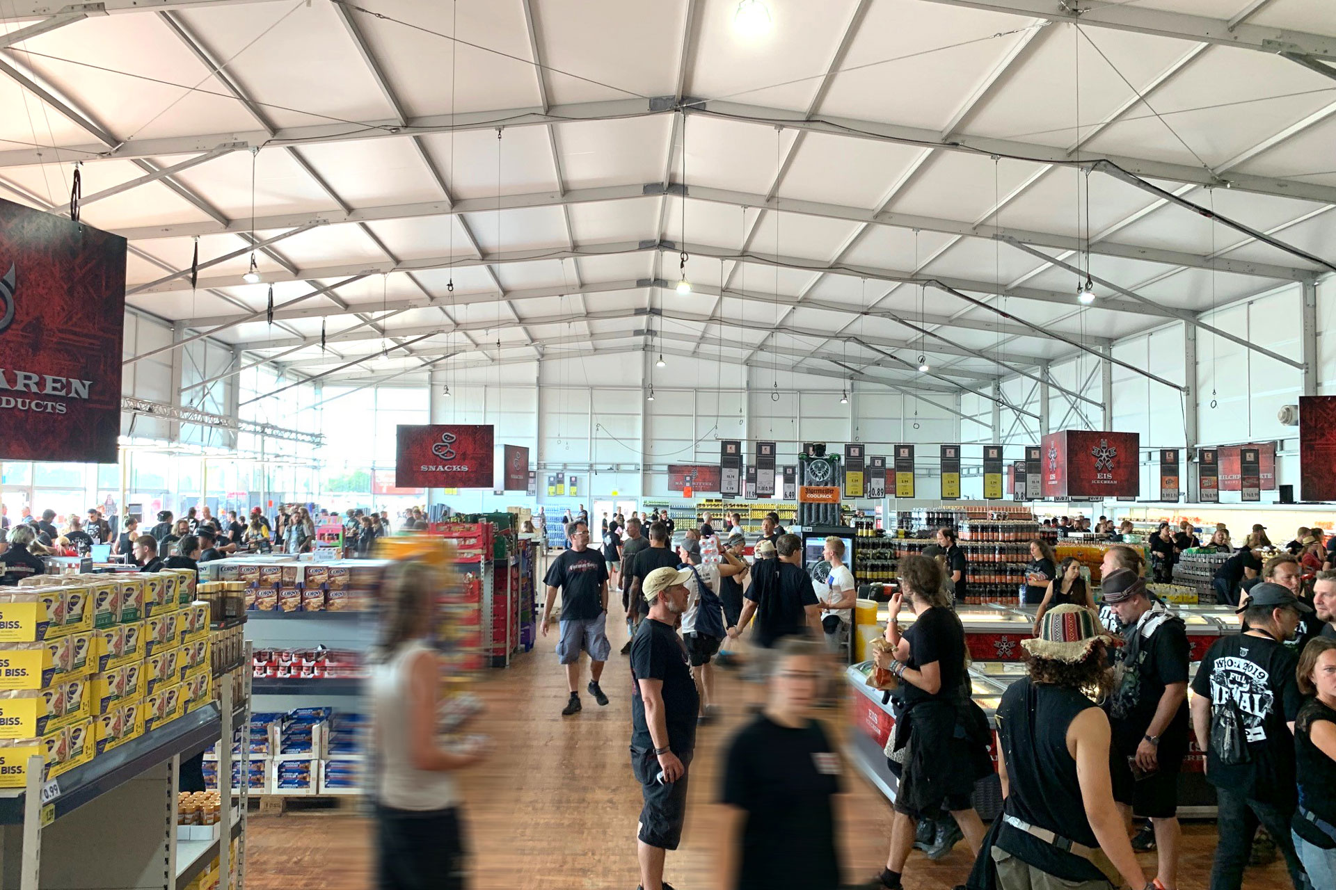 Festival Supermarkt im Palas Zelt